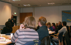 Alastair Dunning and Sarah Fahmy introduce the interactive workshop session